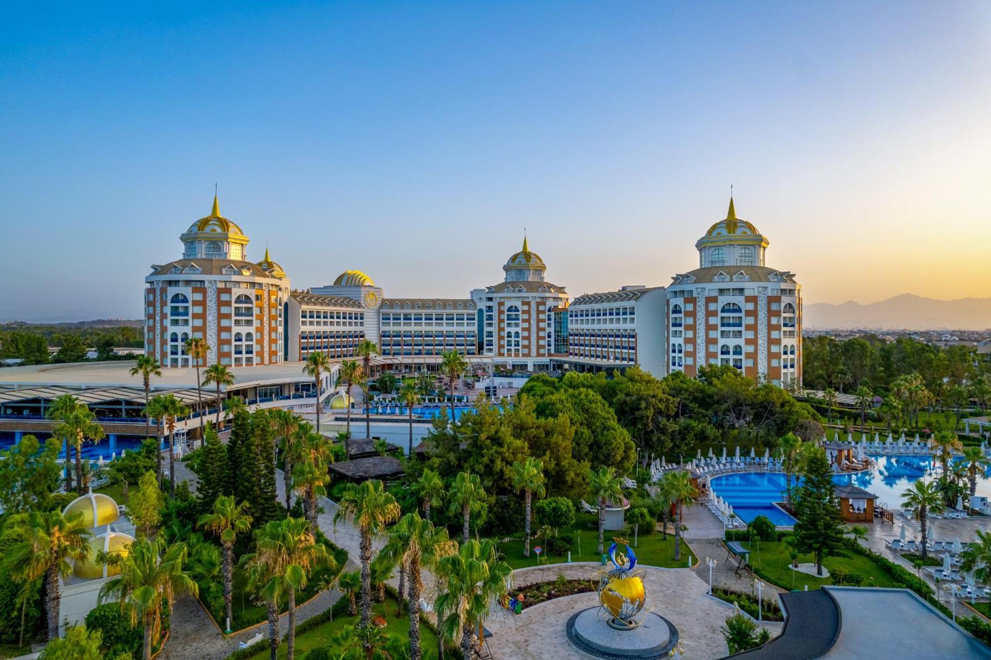 Delphin Be Grand Resort Анталия Екстериор снимка